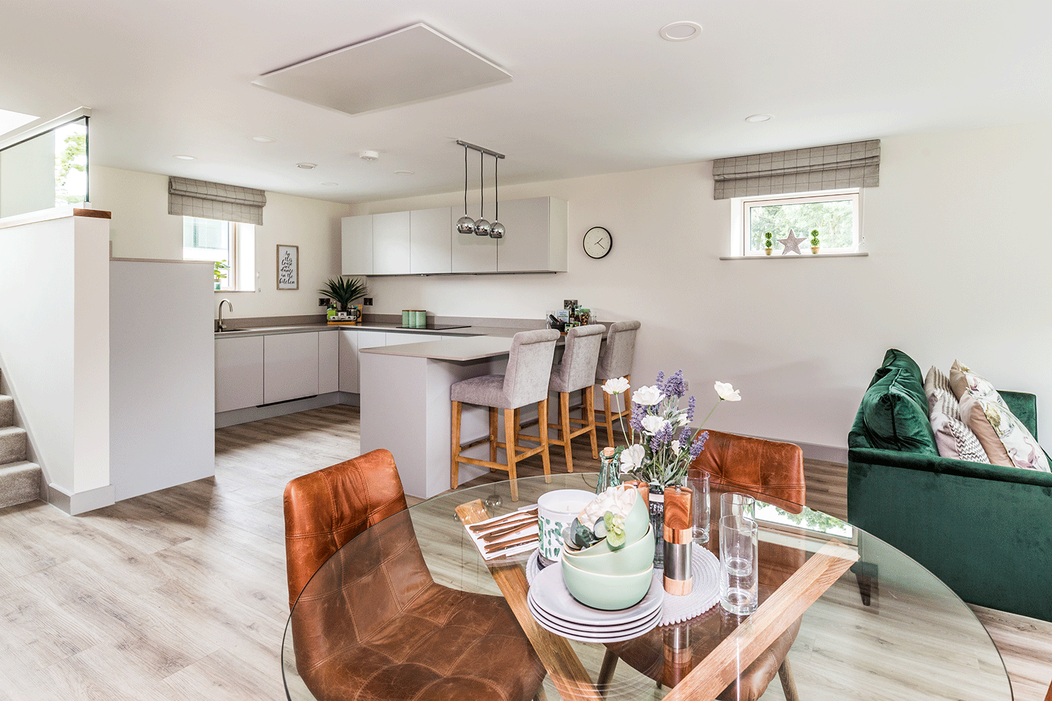 https://gustohomes.co.uk/wp-content/uploads/2019/09/Interior-2A.gif